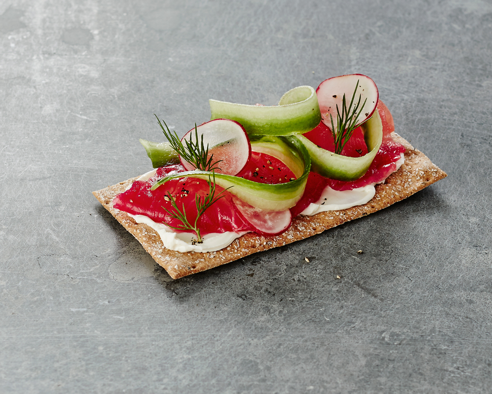 Crispbread with beetroot cured salmon